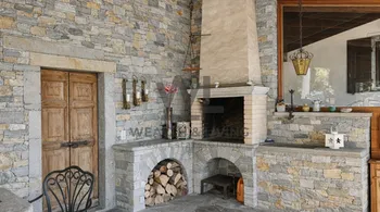 Chalet con terreno edificabile di 1387 m² e garage