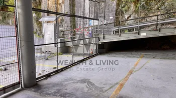 Chalet con terreno edificabile di 1387 m² e garage