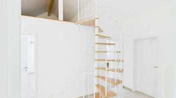 3-Familienhaus, saniert 2021, mit 2 Garagen in Trimbach