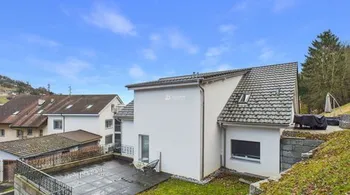 3-Familienhaus, saniert 2021, mit 2 Garagen in Trimbach