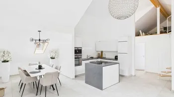 3-Familienhaus, saniert 2021, mit 2 Garagen in Trimbach