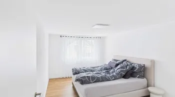 3-Familienhaus, saniert 2021, mit 2 Garagen in Trimbach