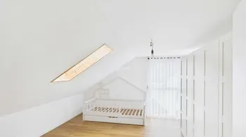 3-Familienhaus, saniert 2021, mit 2 Garagen in Trimbach