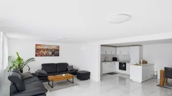 3-Familienhaus, saniert 2021, mit 2 Garagen in Trimbach