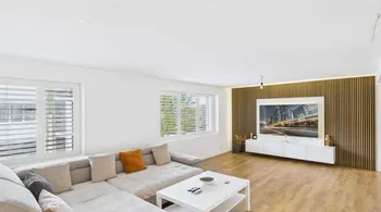 3-Familienhaus, saniert 2021, mit 2 Garagen in Trimbach