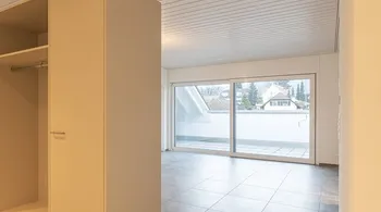 Helle 4.5-Zimmer-Dachwohnung mit Balkon in Nesselnbach