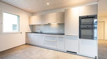 Helle 4.5-Zimmer-Dachwohnung mit Balkon in Nesselnbach