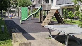 Helle 4.5-Zimmer-Dachwohnung mit Balkon in Nesselnbach