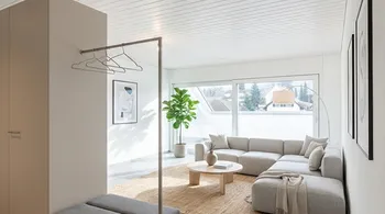 Helle 4.5-Zimmer-Dachwohnung mit Balkon in Nesselnbach
