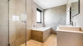 5.5-Zi.-Doppelhaushälfte, modern & ruhig, Lanzenneunforn