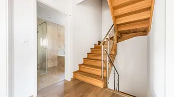 5.5-Zi.-Doppelhaushälfte, modern & ruhig, Lanzenneunforn