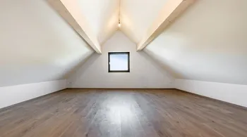 5.5-Zi.-Doppelhaushälfte, modern & ruhig, Lanzenneunforn