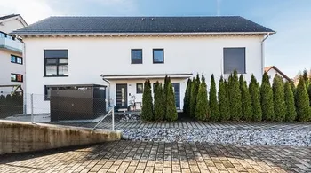 5.5-Zi.-Doppelhaushälfte, modern & ruhig, Lanzenneunforn