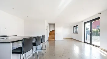 5.5-Zi.-Doppelhaushälfte, modern & ruhig, Lanzenneunforn