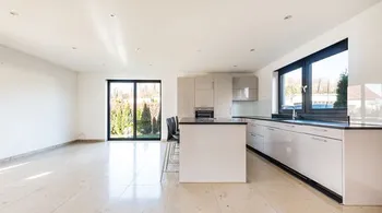 5.5-Zi.-Doppelhaushälfte, modern & ruhig, Lanzenneunforn