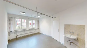 Helle Praxis-/Bürofläche 165 m² mit 3 Parkplätzen in Wünnewil