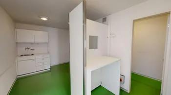 Helle Praxis-/Bürofläche 165 m² mit 3 Parkplätzen in Wünnewil