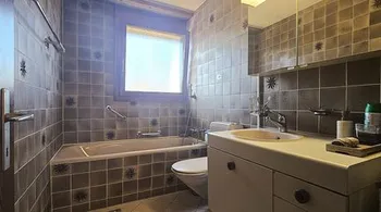 Helle 4.5-Zimmer-Wohnung mit Panoramabalkon in Bern Bümpliz – Ihr neues Zuhause mit Weitblick