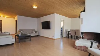 Helle 4.5-Zimmer-Wohnung mit Panoramabalkon in Bern Bümpliz – Ihr neues Zuhause mit Weitblick