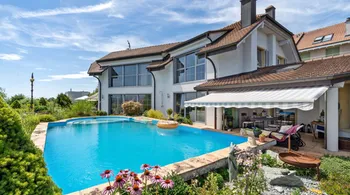 11-Zimmer-Villa mit Pool und Panoramaseesicht in Bellerive kaufen