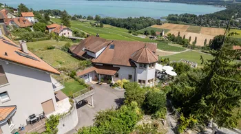 11-Zimmer-Villa mit Pool und Panoramaseesicht in Bellerive kaufen