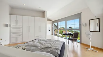 11-Zimmer-Villa mit Pool und Panoramaseesicht in Bellerive kaufen