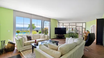 11-Zimmer-Villa mit Pool und Panoramaseesicht in Bellerive kaufen