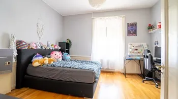 Fabrikantenvilla mit drei Wohnungen inkl. Baulandreserve und Landwirtschaftsland