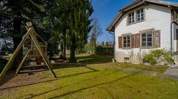 Fabrikantenvilla mit drei Wohnungen inkl. Baulandreserve und Landwirtschaftsland