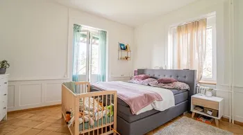 Fabrikantenvilla mit drei Wohnungen inkl. Baulandreserve und Landwirtschaftsland