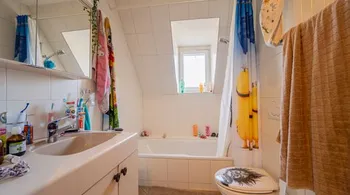 Fabrikantenvilla mit drei Wohnungen inkl. Baulandreserve und Landwirtschaftsland