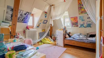 Fabrikantenvilla mit drei Wohnungen inkl. Baulandreserve und Landwirtschaftsland