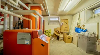 Fabrikantenvilla mit drei Wohnungen inkl. Baulandreserve und Landwirtschaftsland