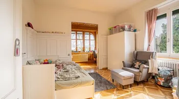 Fabrikantenvilla mit drei Wohnungen inkl. Baulandreserve und Landwirtschaftsland