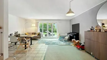 4.5-Zimmer-Reiheneckhaus mit Garten - Stein AG, hell und ruhig