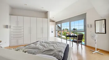 7.5-Zi.-Terrassenhaus mit Pool und Seesicht in Bellerive kaufen