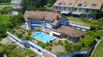 7.5-Zi.-Terrassenhaus mit Pool und Seesicht in Bellerive kaufen