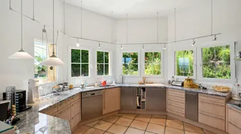 7.5-Zi.-Terrassenhaus mit Pool und Seesicht in Bellerive kaufen