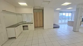 Helles Gewerbe-/Bürolokal in Nuglar, 91 m², Parkplatz inkl.