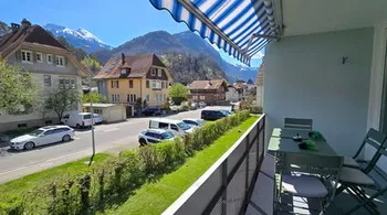 4.5-Zi.-Airbnb-Wohnung mit Balkon in Interlaken kaufen