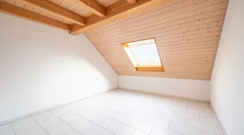 Wohnen mit Perspektive: Reiheneckhaus mit zwei Einheiten & viel Raum