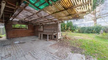 Wohnen mit Perspektive: Reiheneckhaus mit zwei Einheiten & viel Raum