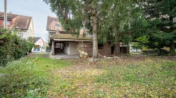Wohnen mit Perspektive: Reiheneckhaus mit zwei Einheiten & viel Raum