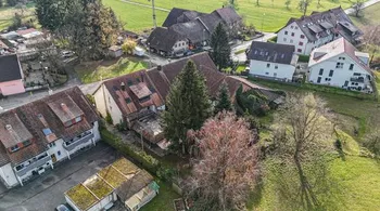 Wohnen mit Perspektive: Reiheneckhaus mit zwei Einheiten & viel Raum