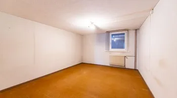 Wohnen mit Perspektive: Reiheneckhaus mit zwei Einheiten & viel Raum