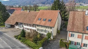 Wohnen mit Perspektive: Reiheneckhaus mit zwei Einheiten & viel Raum