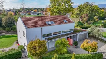 Licht, Ruhe und Harmonie – modernes Wohnen auf höchstem Niveau