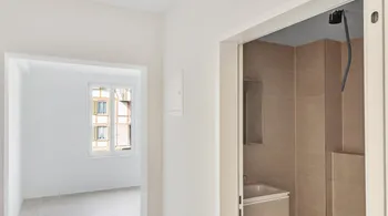 Moderne 2.5-Zimmer-Wohnung mit Regendusche in Aarwangen