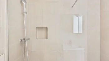 Moderne 2.5-Zimmer-Wohnung mit Regendusche in Aarwangen