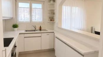 Helle 4.5-Zimmerwohnung mit Balkon und Aussicht in Schöfflisdorf